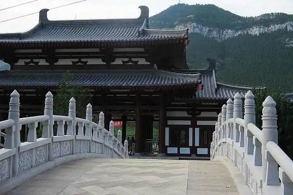 【巴音郭楞蒙古自治州大连水库青石仿古栏杆厂家排名】消毒液细节决定品质真材实料